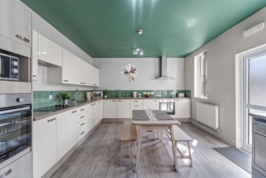 13 bed house, Queen Anne Terrace, North Hill, Plymouth, PL48EG - Image 2